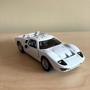 1966 Ford GT40 MKII Model - 1:32 scale - RARE item - brand new - collectible